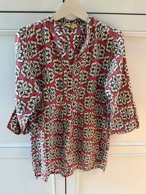 Roberta Roller rabbit
Red, Cream & Black Geometric V-Neck Blouse